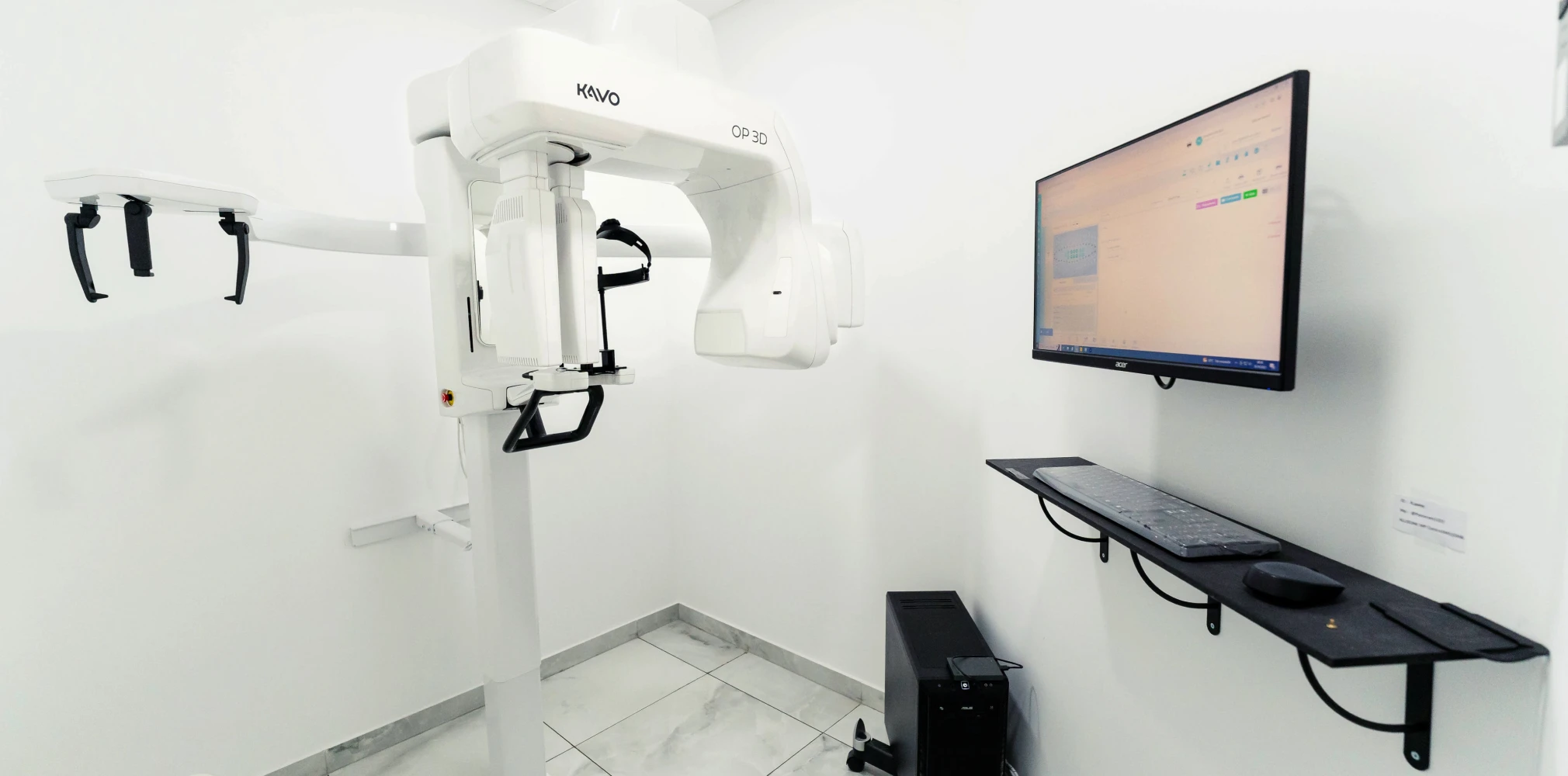 Des implants au Centre Médico-dentaire Chartreux à Marseille, Médical Smile